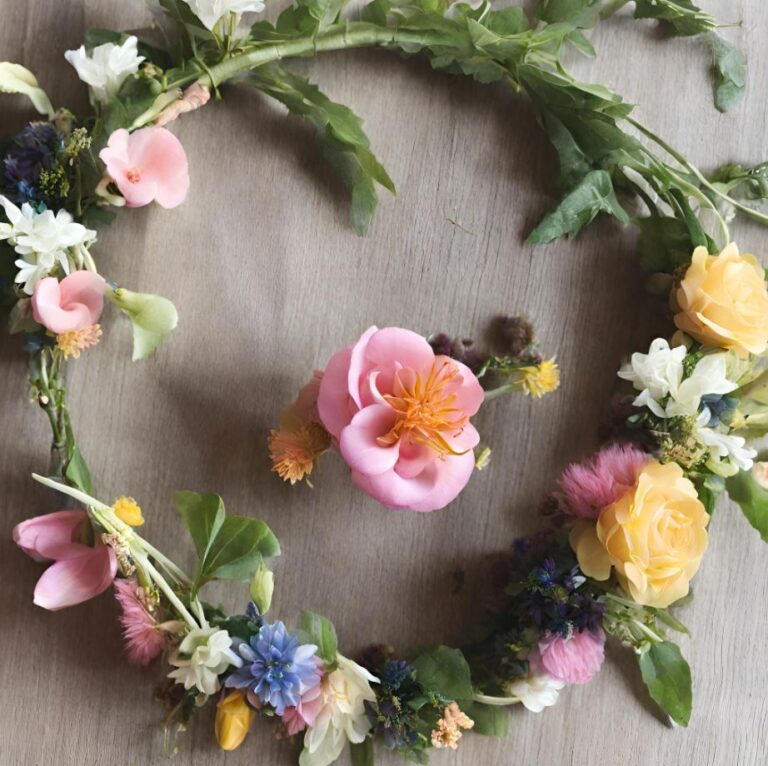 Flower Crown Making 2, Team Bonding Activity, Teambuildingireland (1)